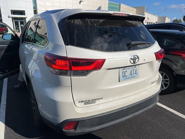 Used 2019 Toyota Highlander XLE w/ Carpet Mat Package (TMS) image 5