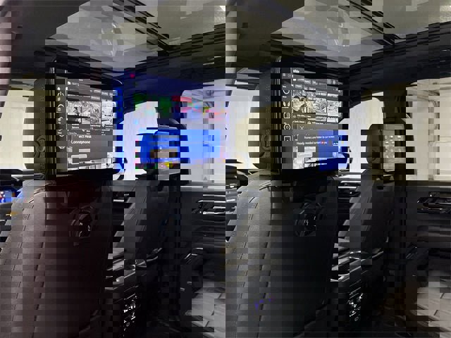 Certified 2025 Chevrolet Suburban High Country image 36