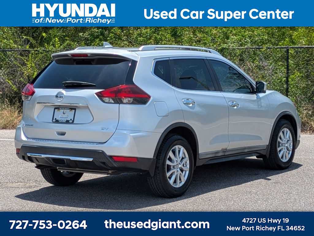 Used 2018 Nissan Rogue SV w/ Premium Package FWD image 5