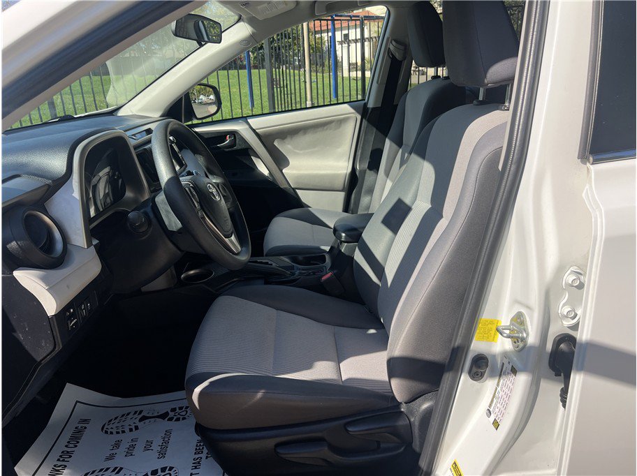 Used 2013 Toyota RAV4 LE FWD image 12