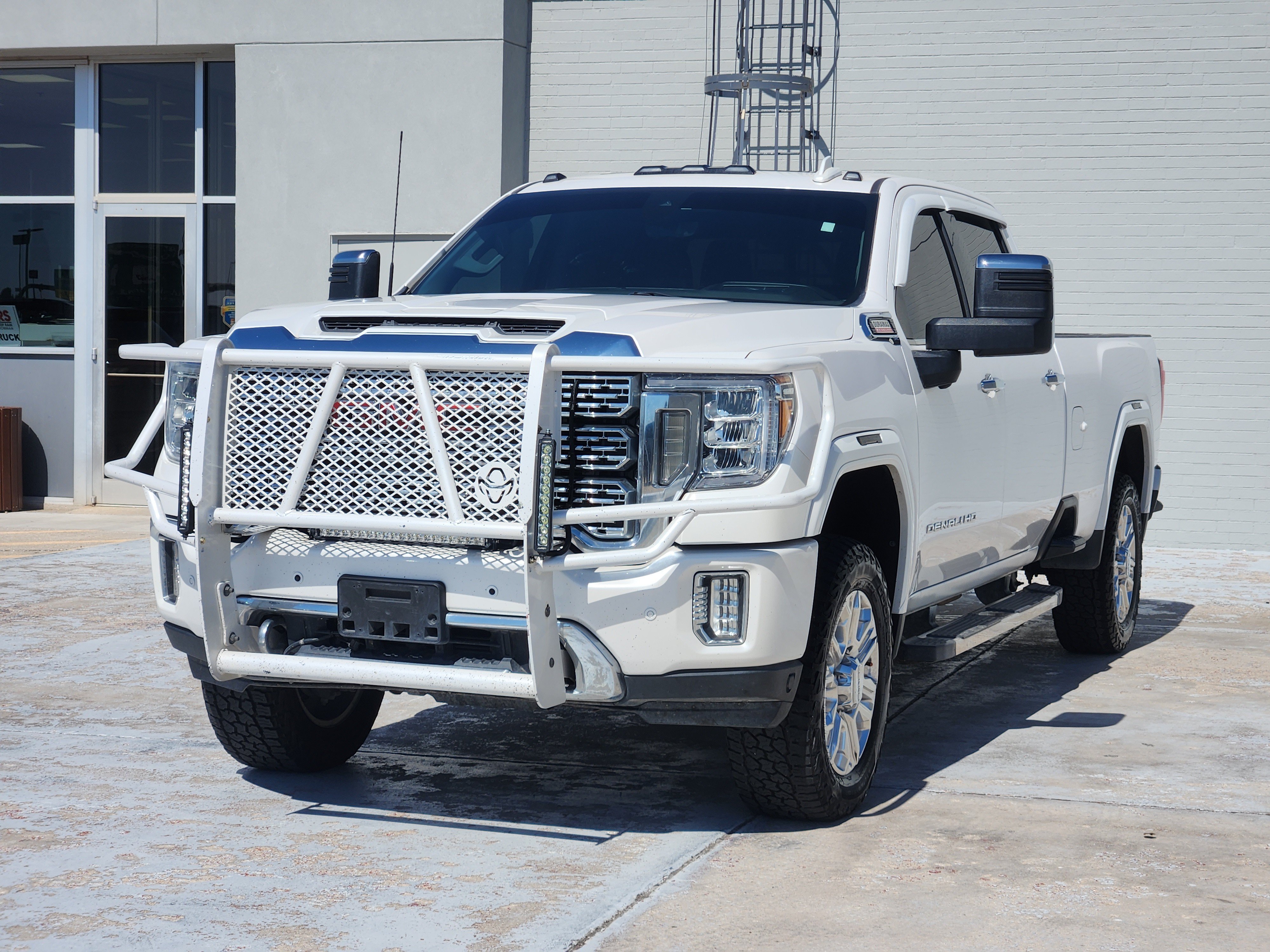 Used 2020 GMC Sierra 3500 Denali w/ Denali Ultimate Package AWD/4WD image 4