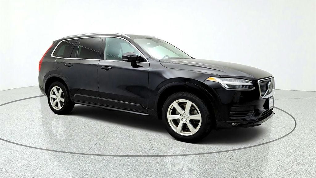 Used 2022 Volvo XC90 T5 Momentum AWD/4WD image 3