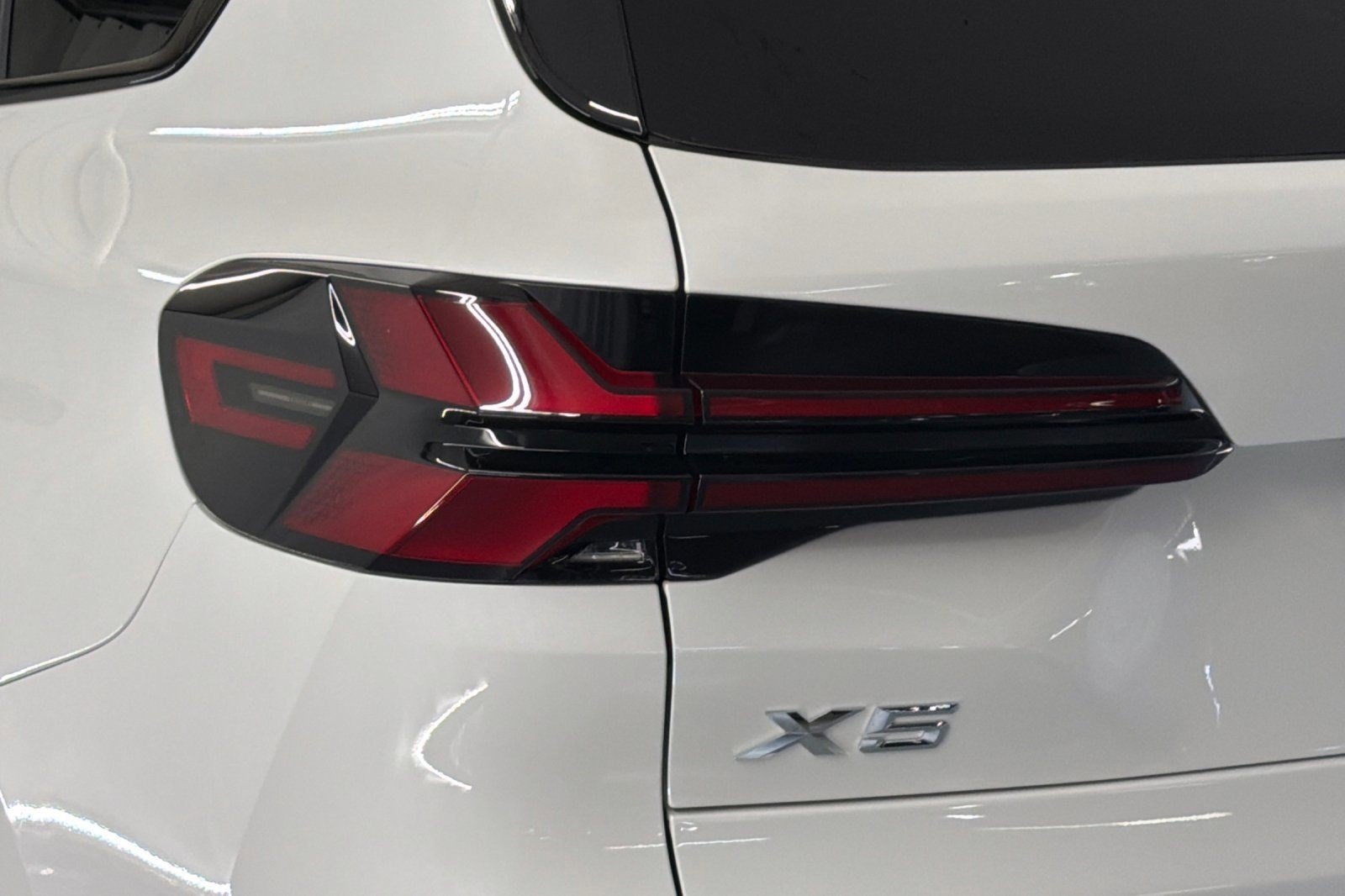 Used 2026 BMW X5 xDrive50e w/ M Sport Package AWD/4WD image 12