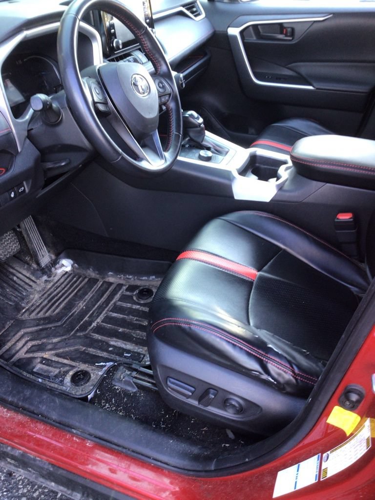 Used 2021 Toyota RAV4 SE w/ Weather & Moonroof Package AWD/4WD image 6