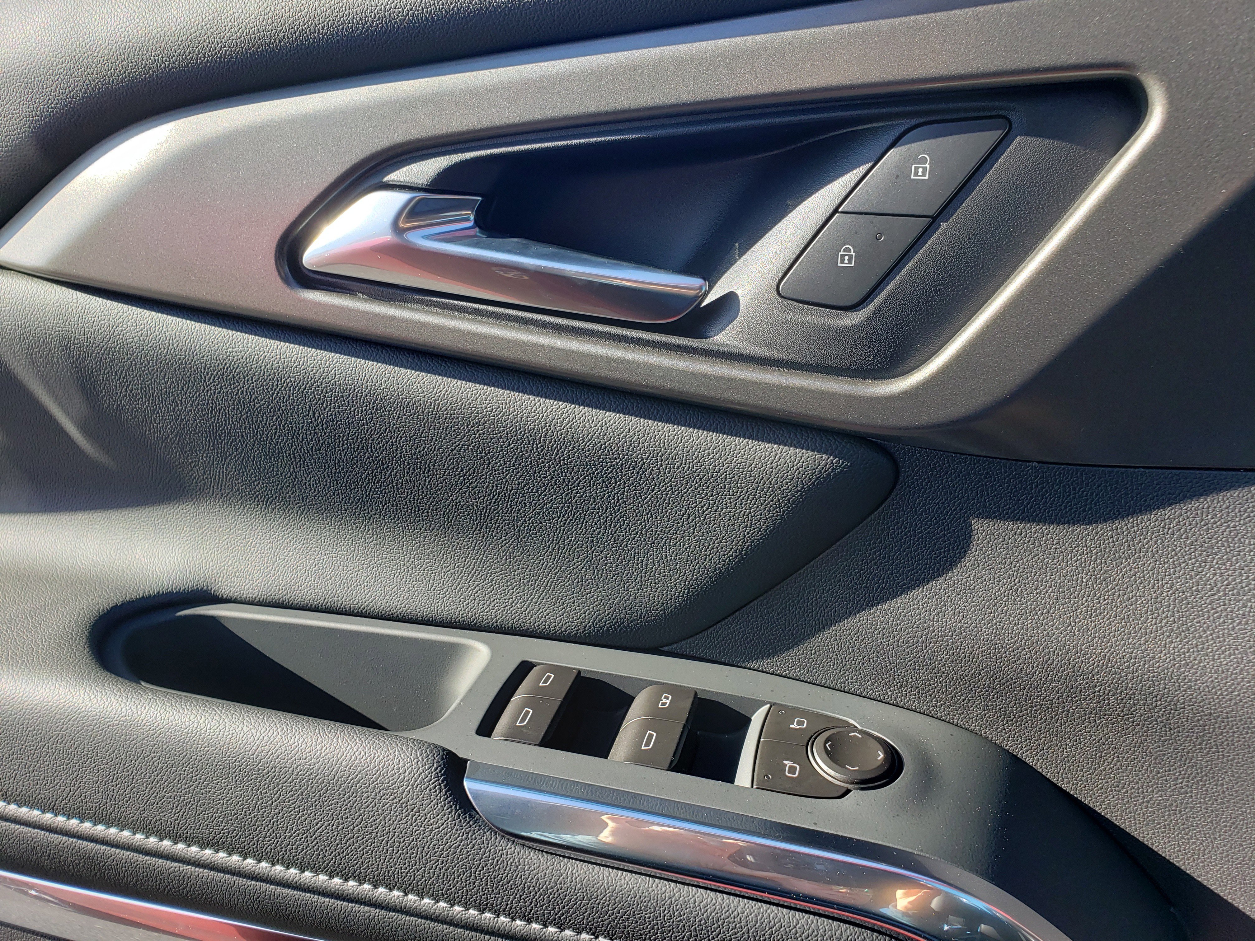 New 2026 Chevrolet Traverse LT w/ Midnight/Sport Edition image 13