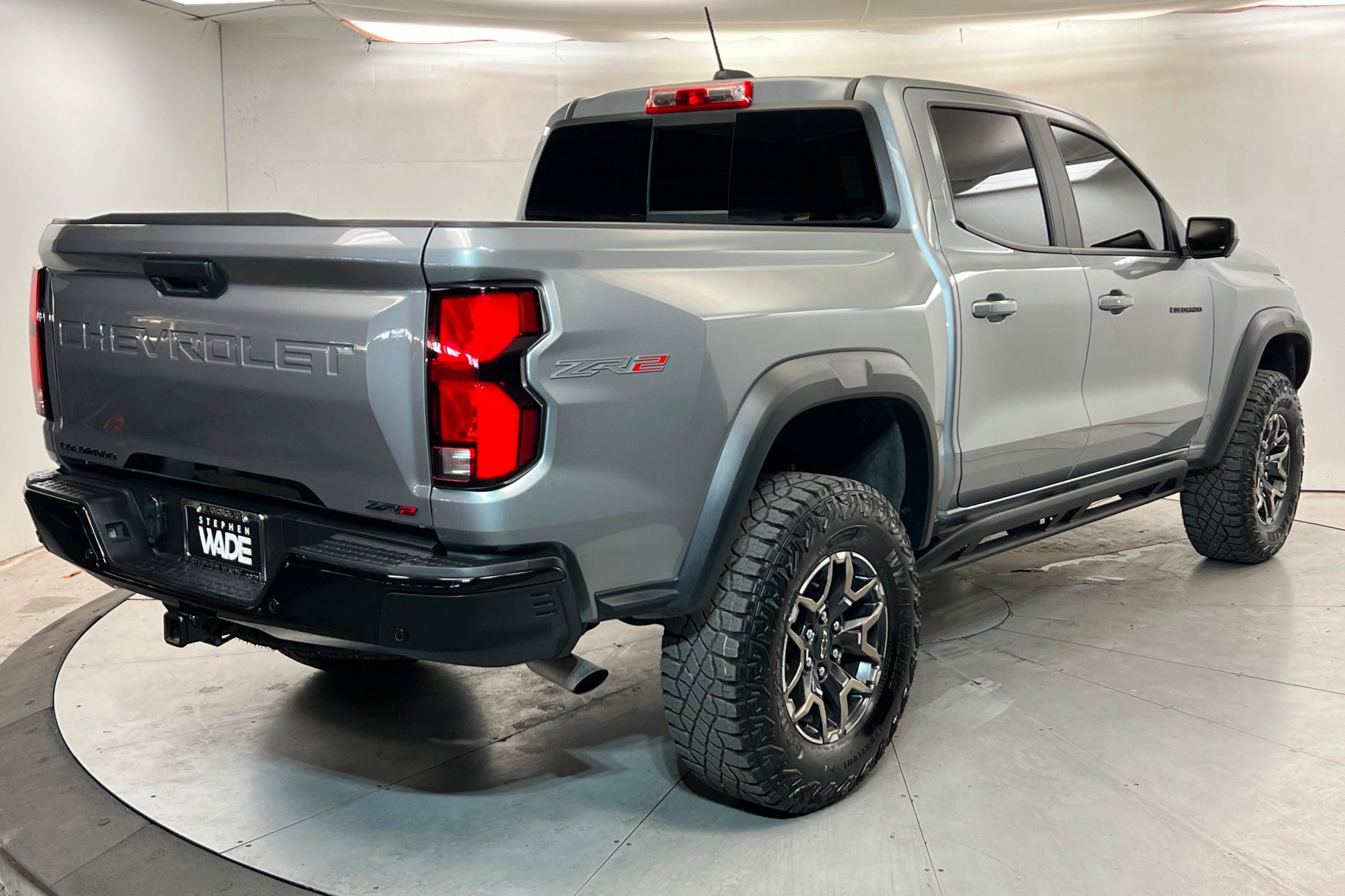 Used 2026 Chevrolet Colorado ZR2 w/ Technology Package AWD/4WD image 6