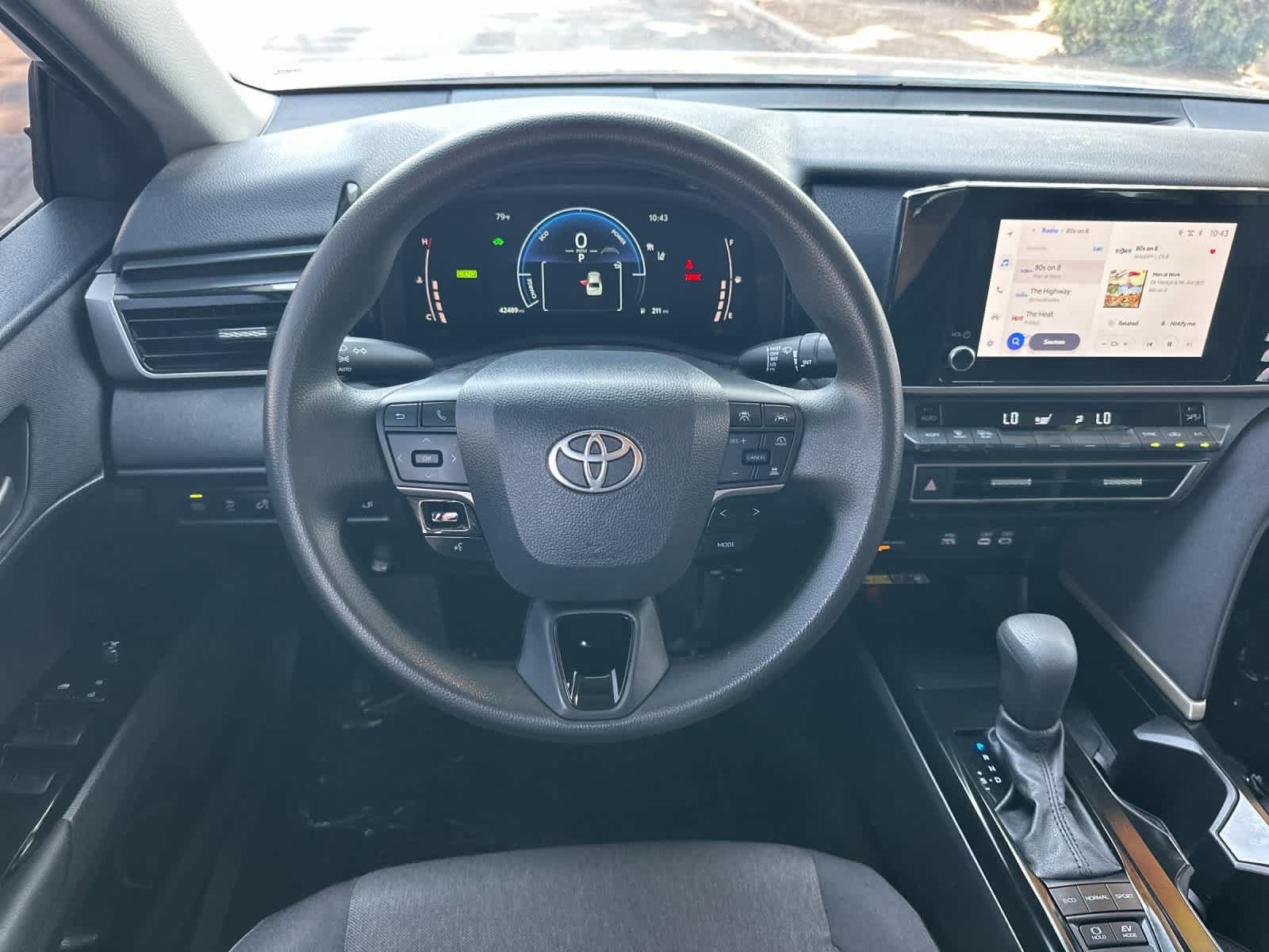 Used 2025 Toyota Camry LE FWD image 15