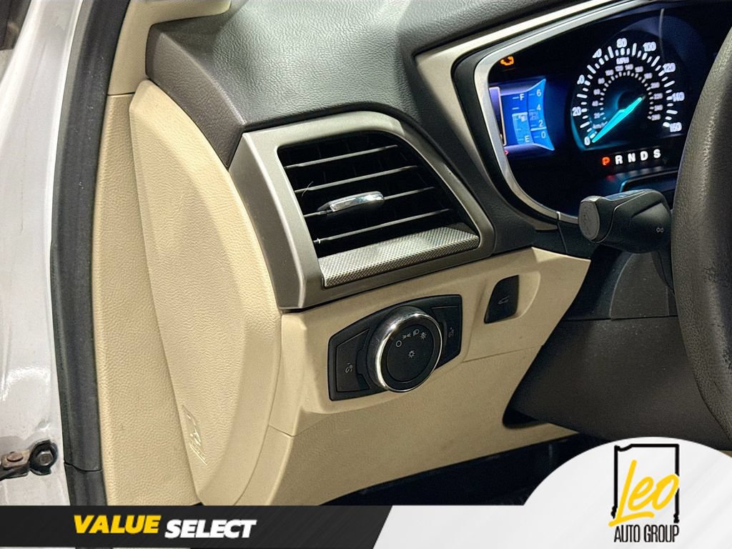 Used 2013 Ford Fusion SE FWD image 12
