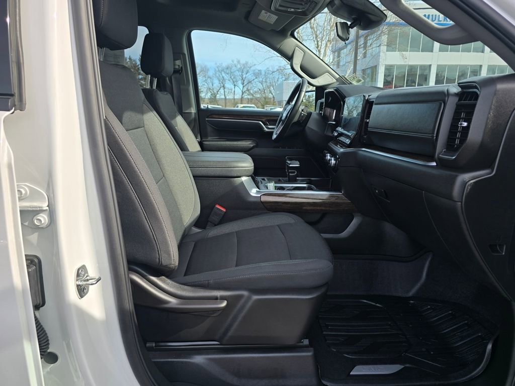 Used 2025 GMC Sierra 1500 Elevation image 11