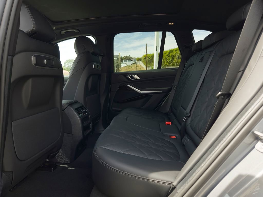New 2026 BMW X5 sDrive40i w/ Parking Assistance Package RWD image 8