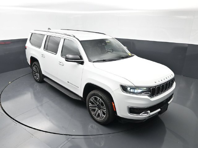 Used 2024 Jeep Wagoneer L Series II RWD image 30