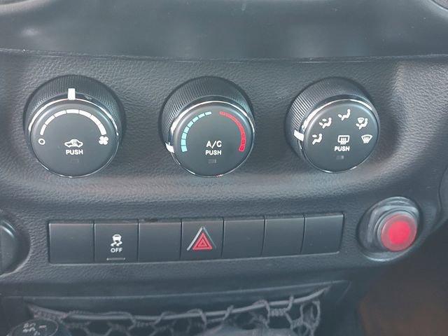 Used 2013 Jeep Wrangler Unlimited Sport w/ Connectivity Group image 15