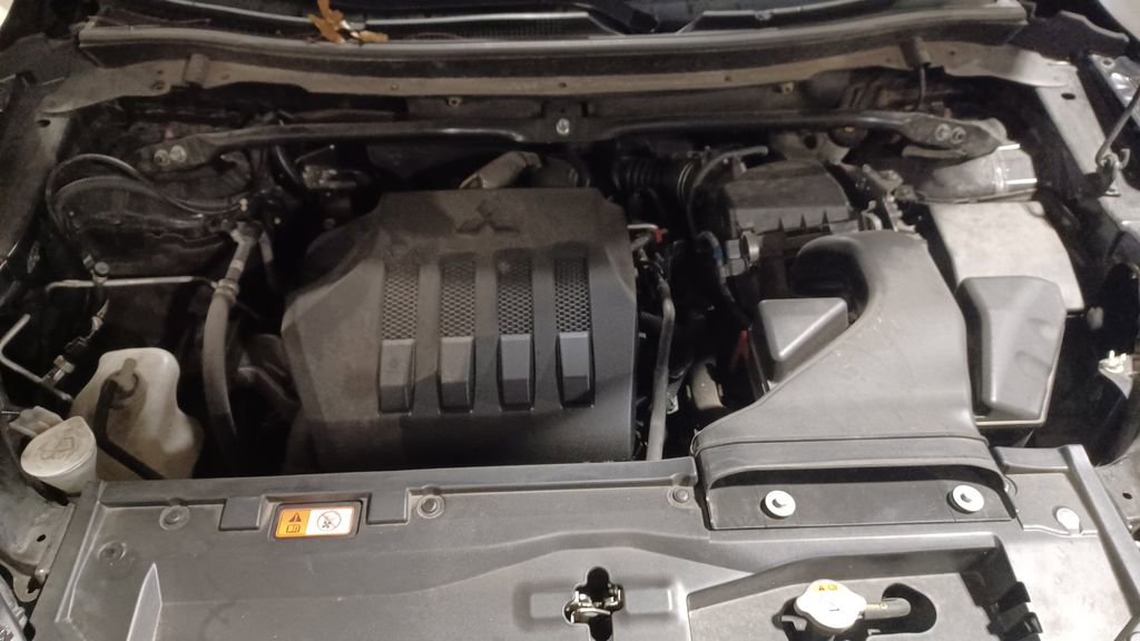 Used 2022 Mitsubishi Eclipse Cross LE image 9