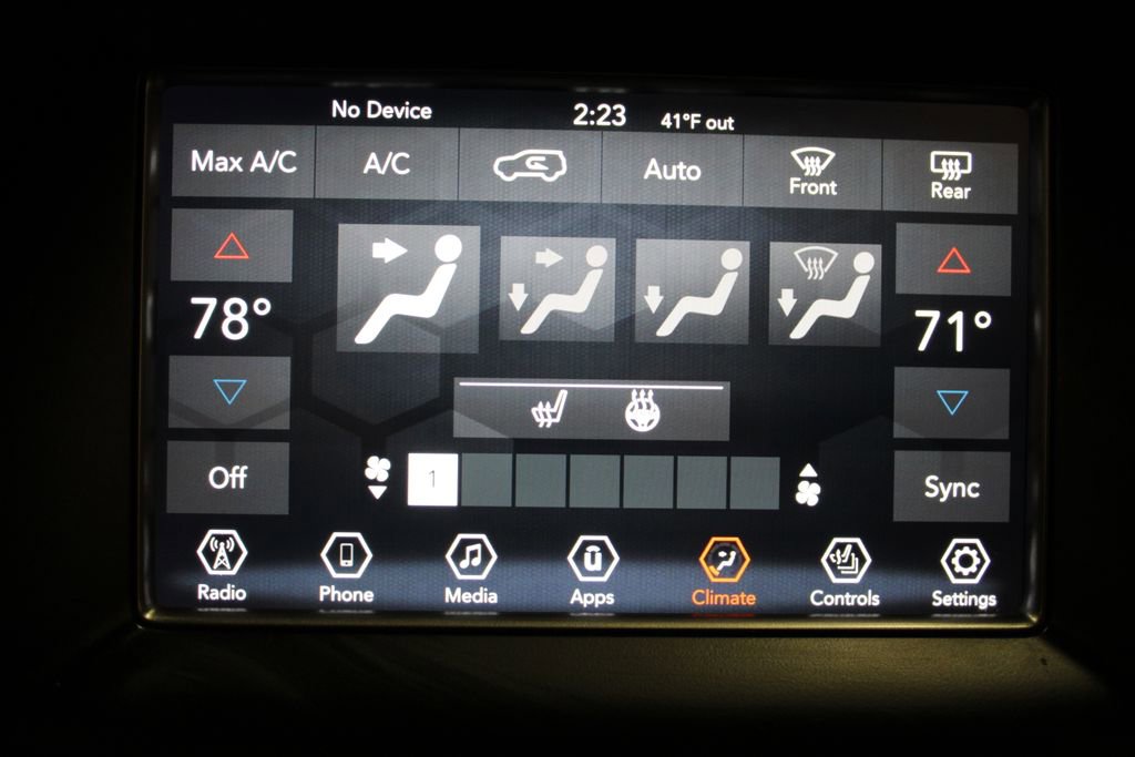 Used 2019 Jeep Grand Cherokee Laredo AWD/4WD image 16