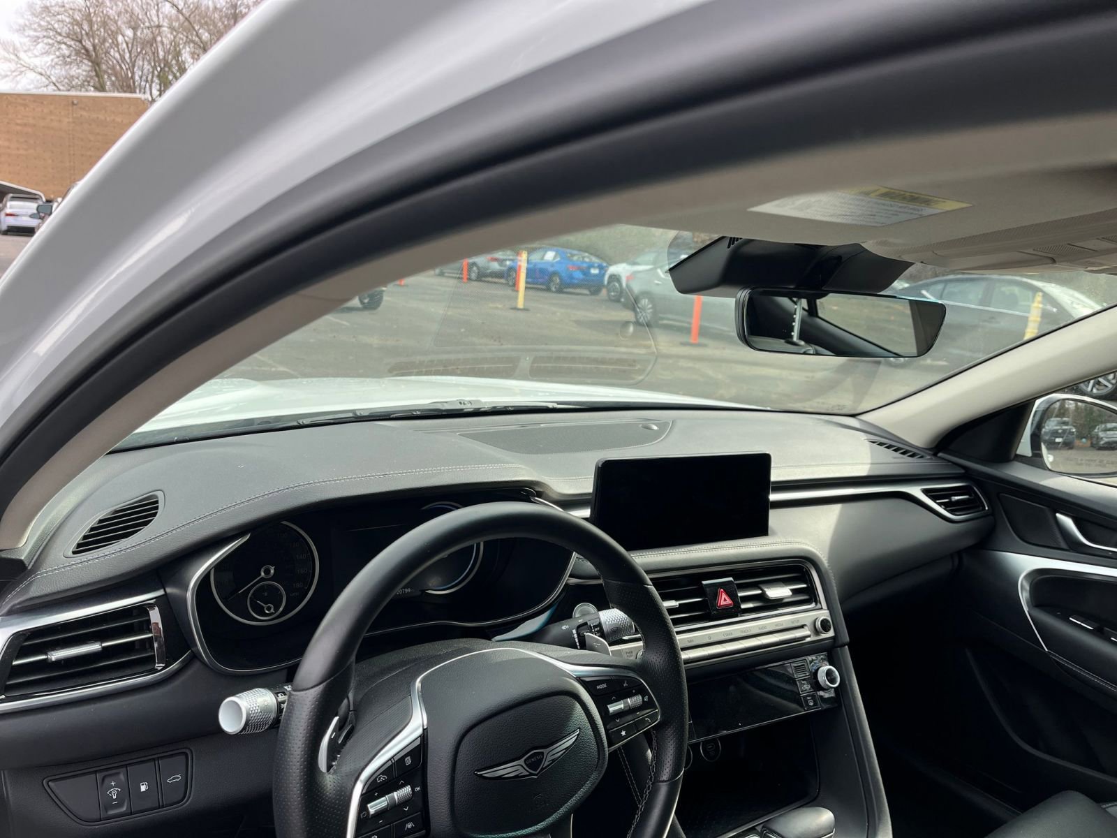 Used 2025 Genesis G70 2.5T image 33