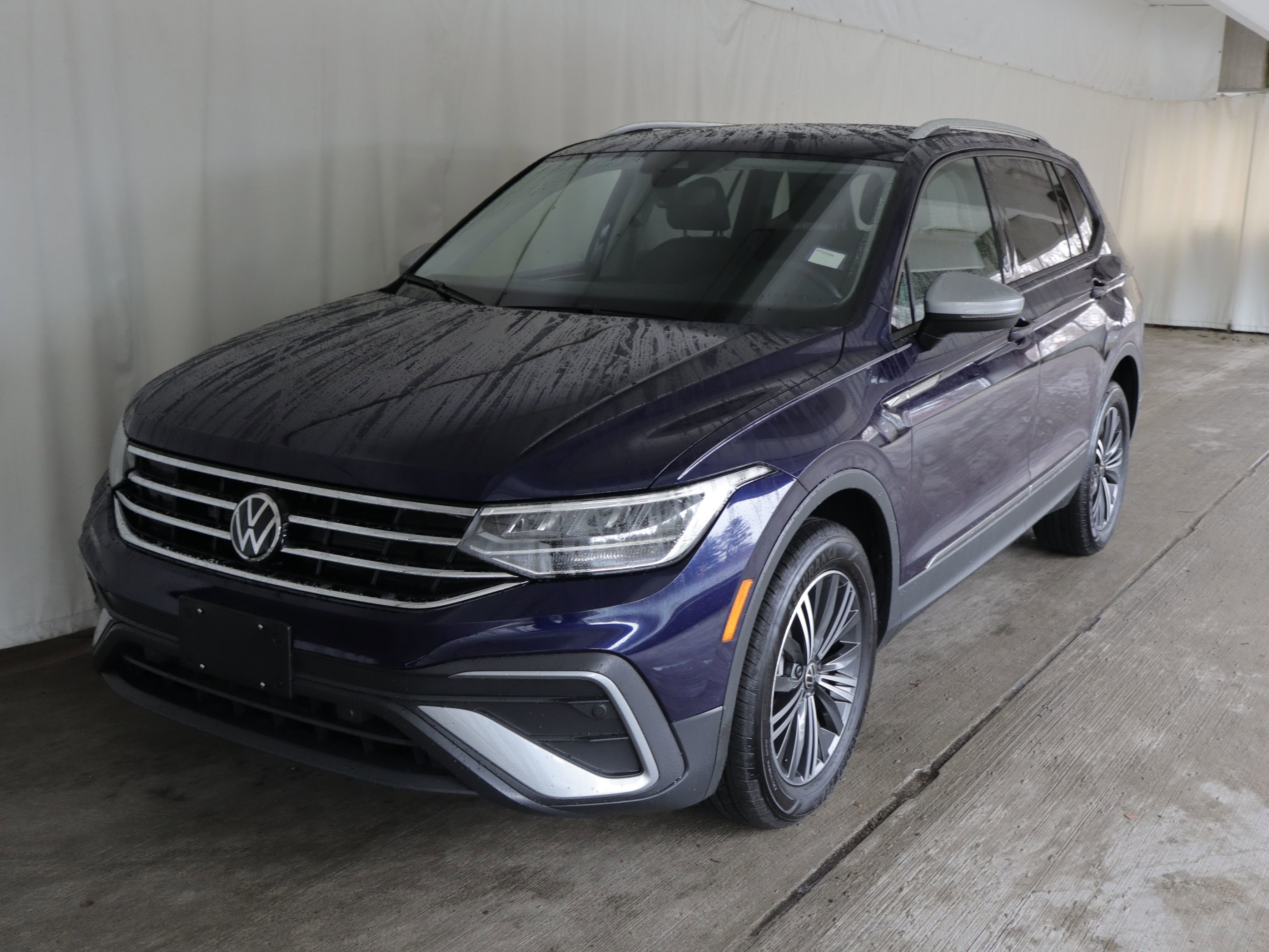 Used 2024 Volkswagen Tiguan Wolfsburg Edition AWD/4WD image 24
