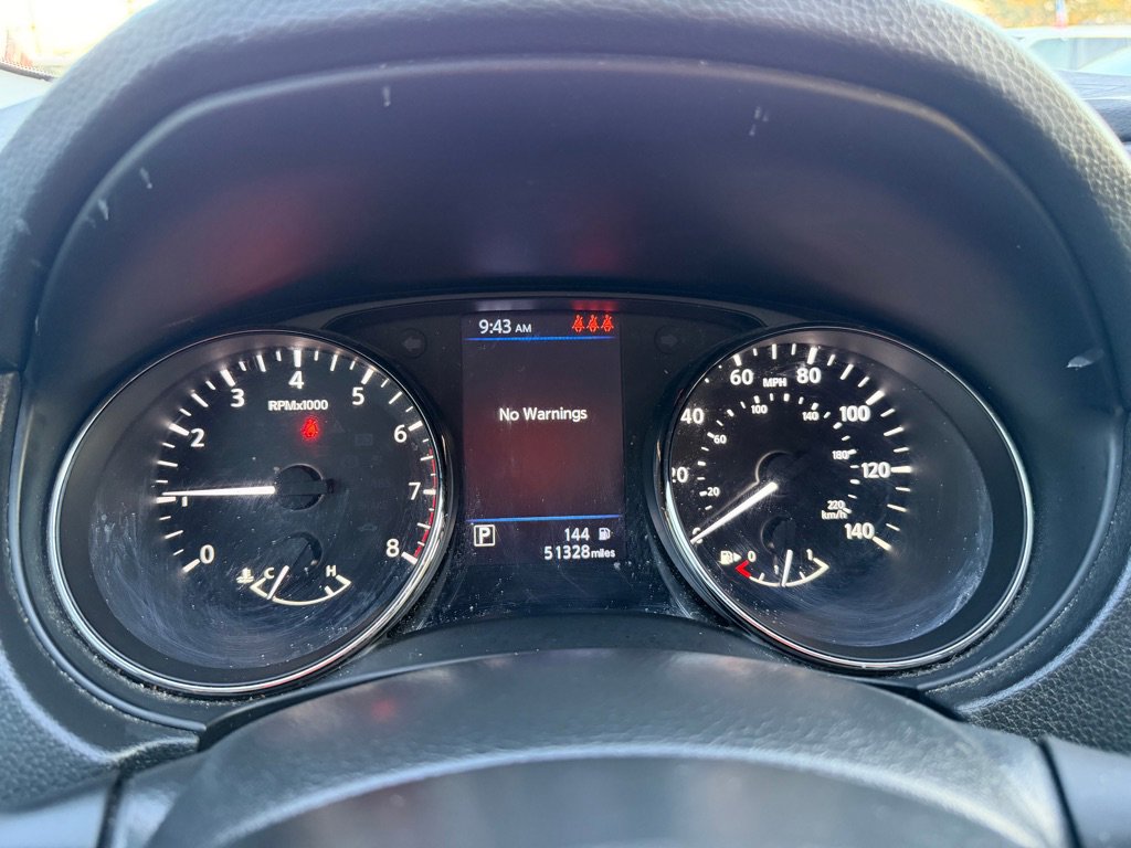 Used 2020 Nissan Rogue Sport S image 14