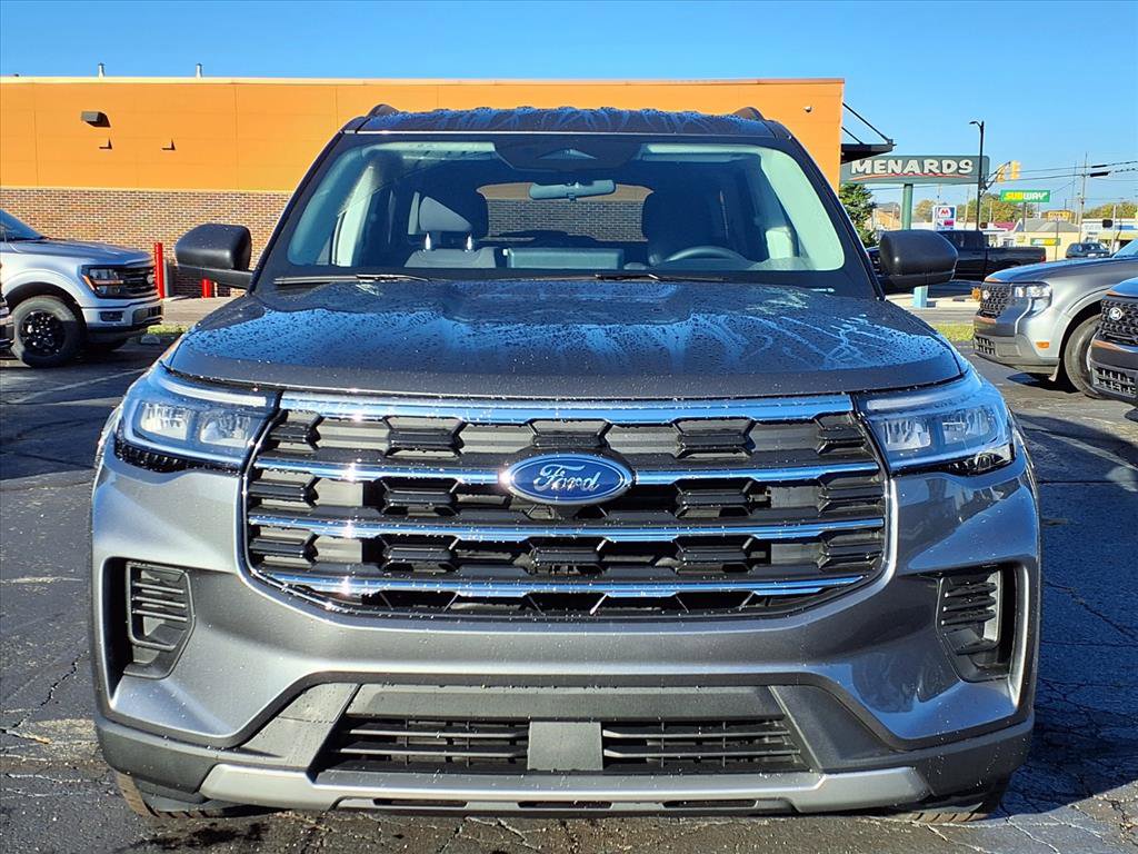 New 2026 Ford Explorer Active image 2