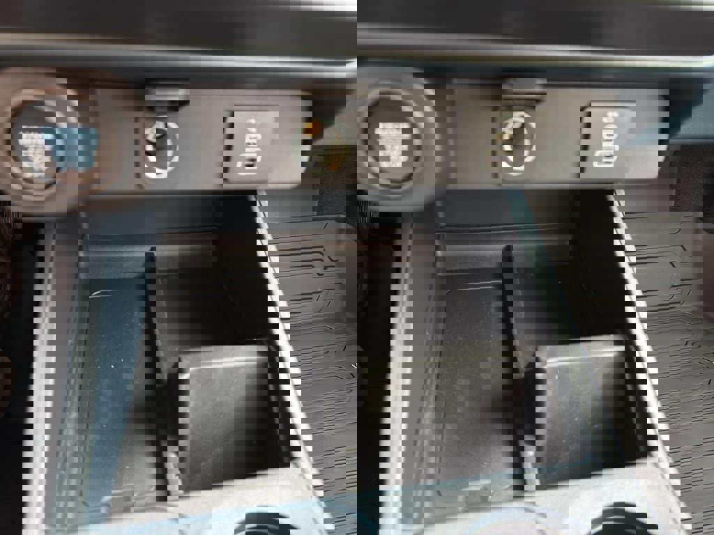 New 2026 Ford Maverick Lobo image 27