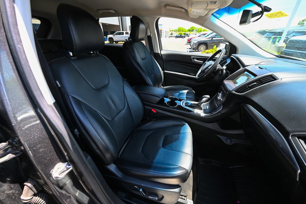 Used 2018 Ford Edge Titanium AWD/4WD image 26