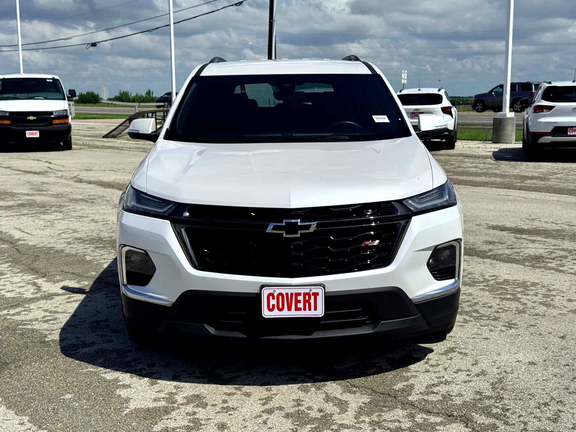 Used 2022 Chevrolet Traverse RS w/ LPO, Floor Liner Package FWD image 3