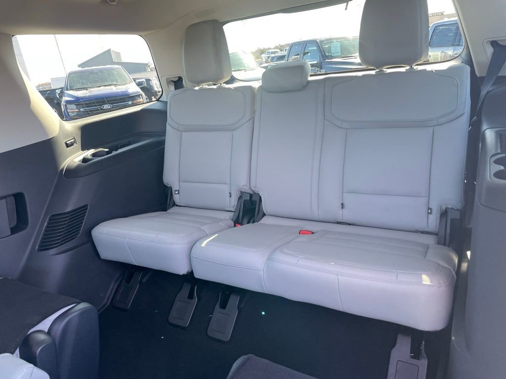 New 2026 Ford Expedition Active image 9