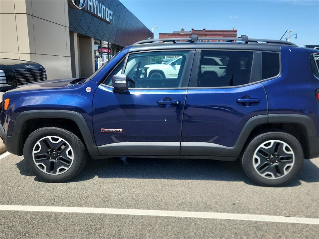 Used 2016 Jeep Renegade Trailhawk AWD/4WD image 8