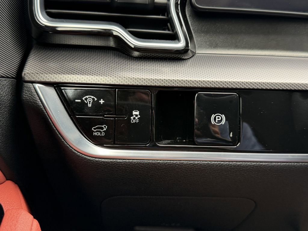 Used 2025 Kia Sportage SX FWD image 30