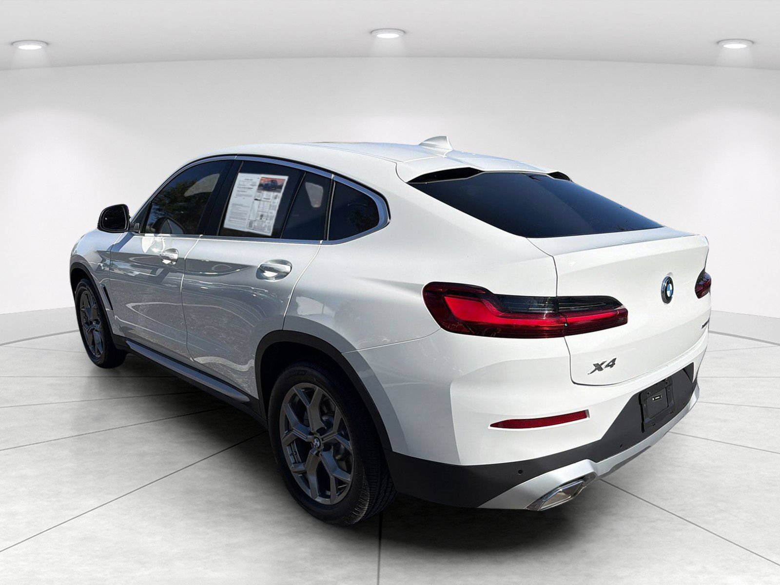 Certified 2025 BMW X4 xDrive30i AWD/4WD image 6