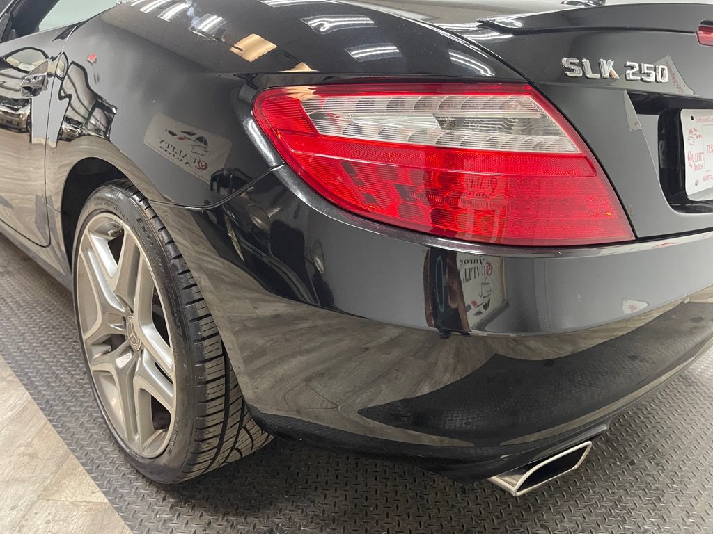 Used 2013 Mercedes-Benz SLK 250 image 18