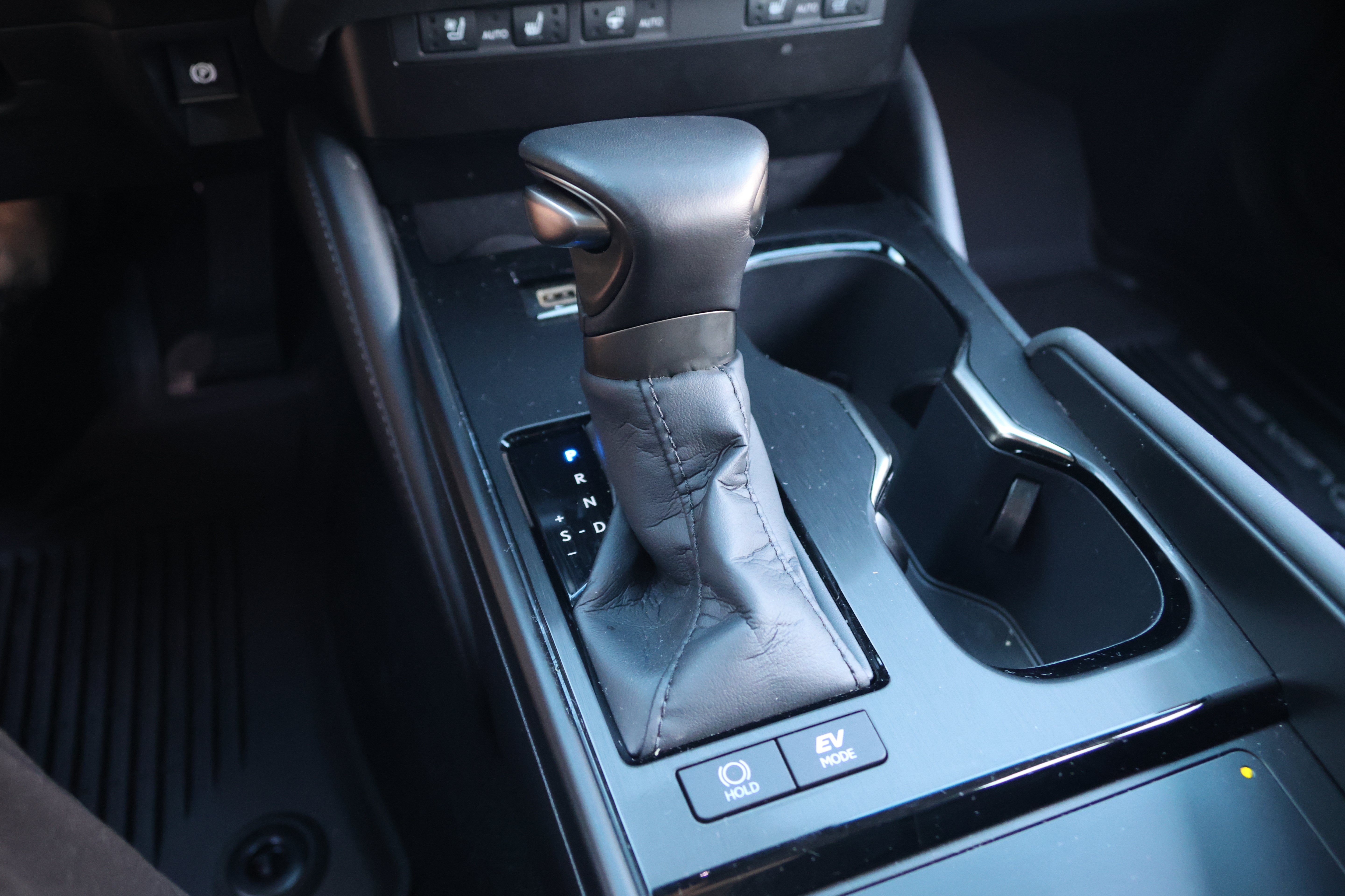 Certified 2025 Lexus ES 300h w/ Premium Package FWD image 27