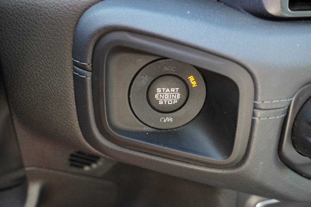Certified 2026 Jeep Gladiator Mojave AWD/4WD image 28