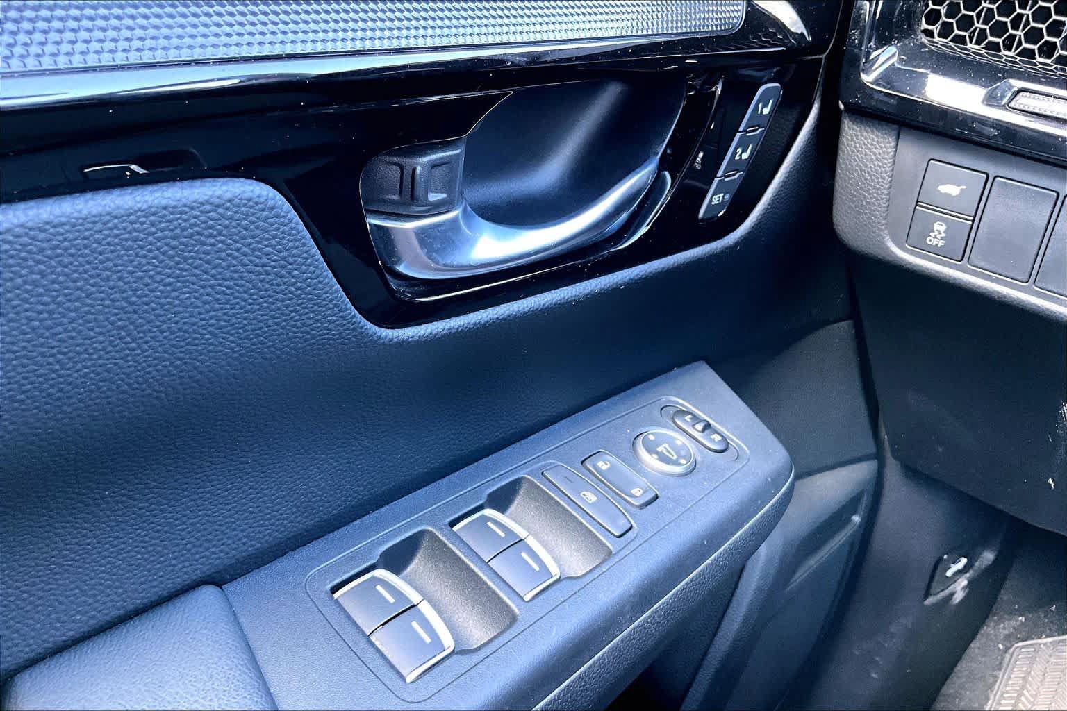 Used 2024 Honda CR-V Sport Touring image 32
