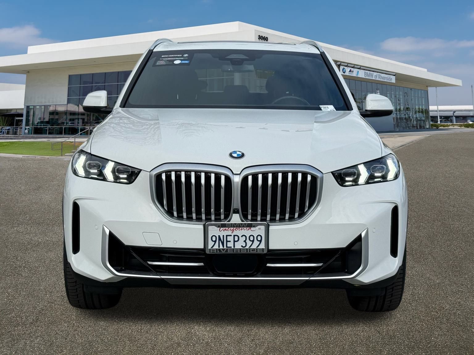 Certified 2025 BMW X5 sDrive40i w/ Premium Package image 3