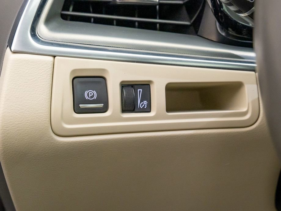 Certified 2024 Cadillac XT5 Premium Luxury image 23