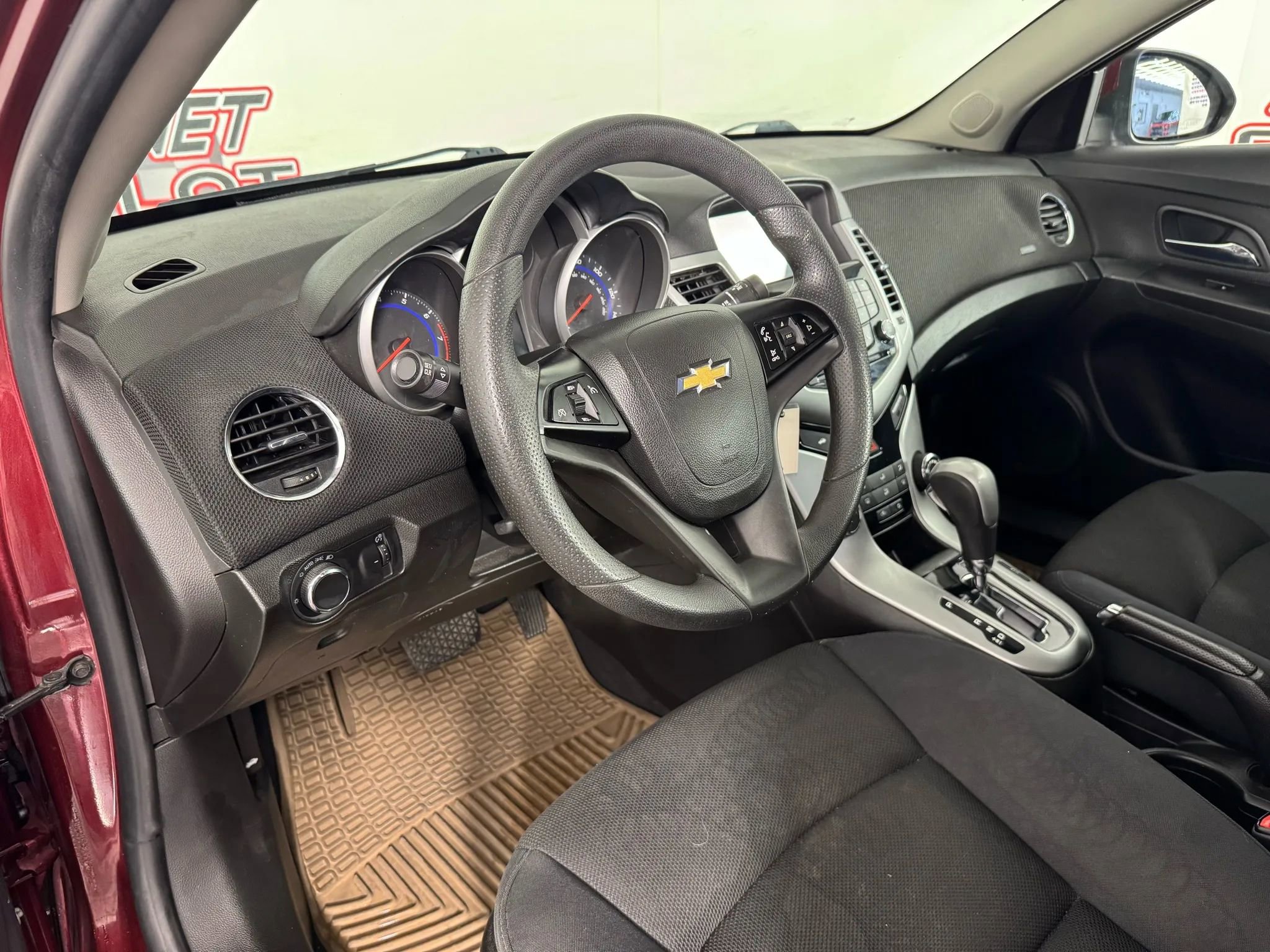 Used 2016 Chevrolet Cruze LT image 10