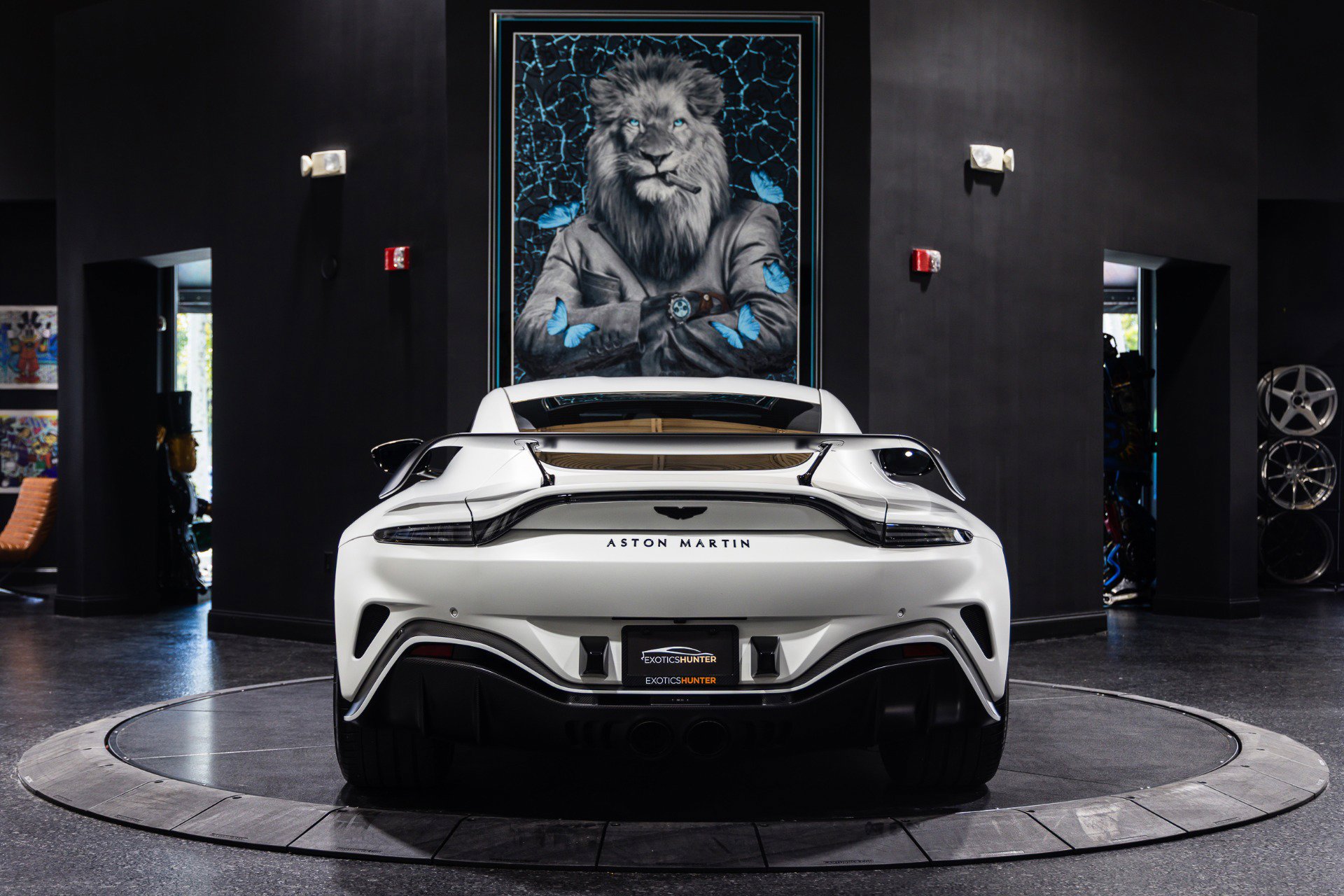 Used 2023 Aston Martin V12 Vantage image 7