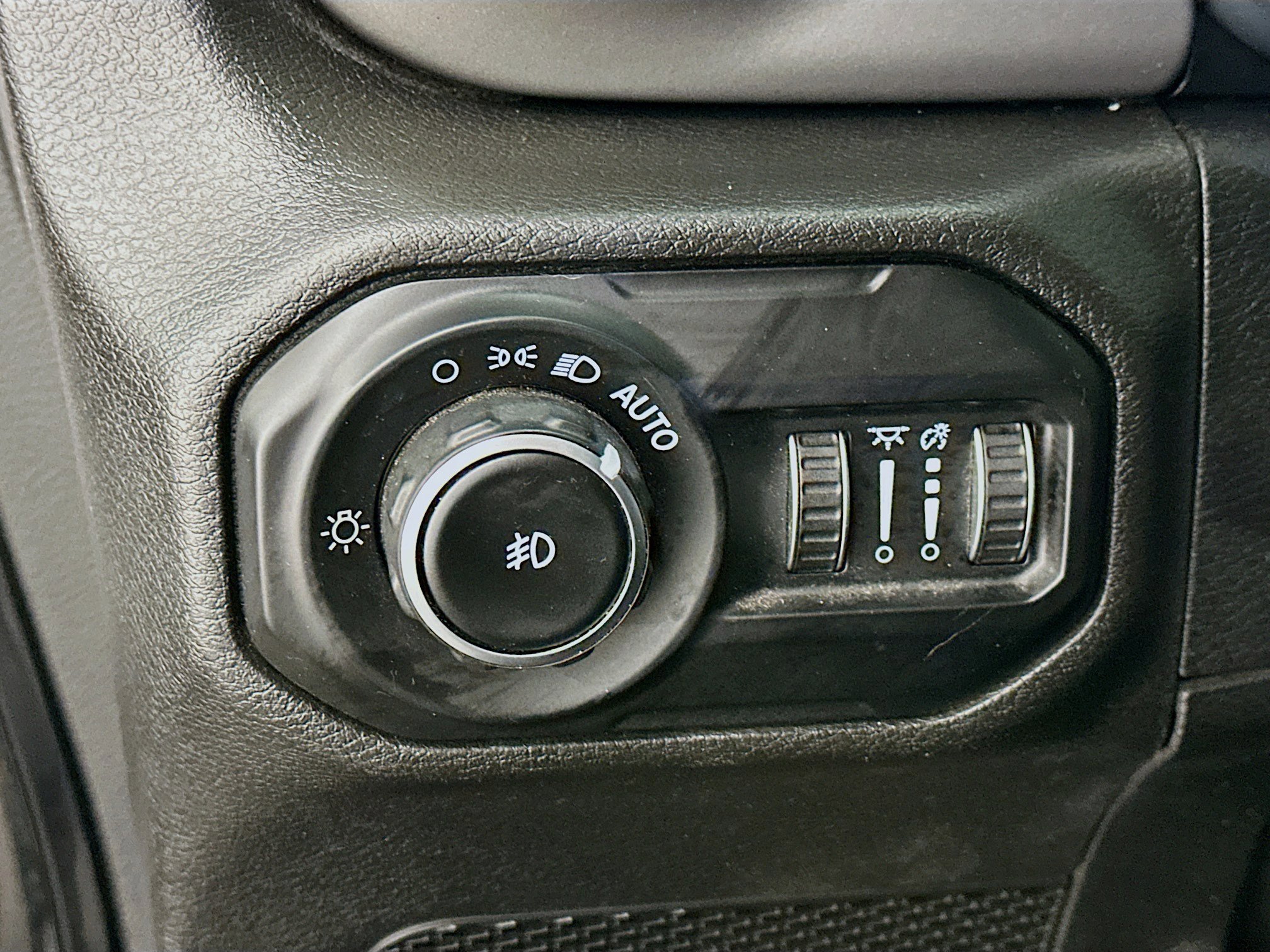 Used 2021 Jeep Wrangler Sport S image 17