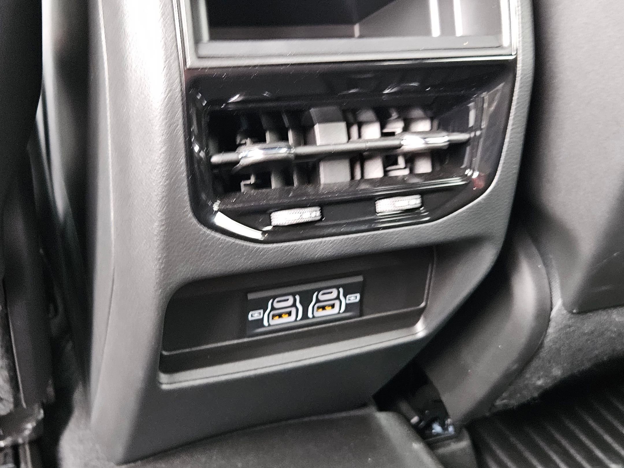 Used 2025 Jeep Grand Cherokee Laredo w/ Trailer Tow Package RWD image 22