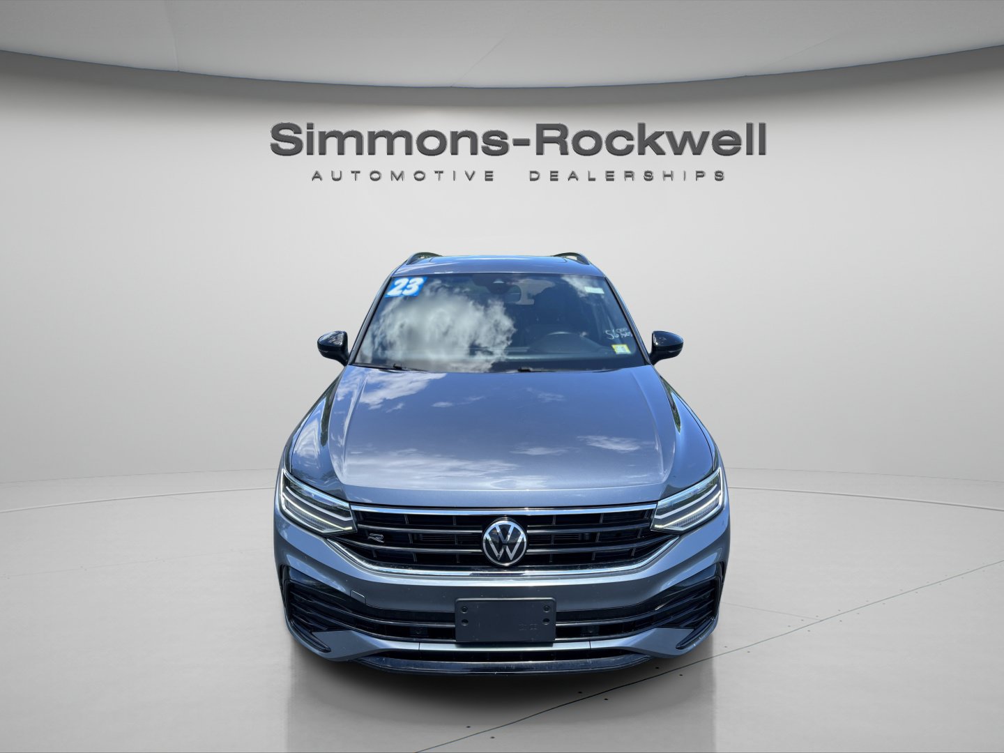 Used 2023 Volkswagen Tiguan SE R-Line AWD/4WD image 8