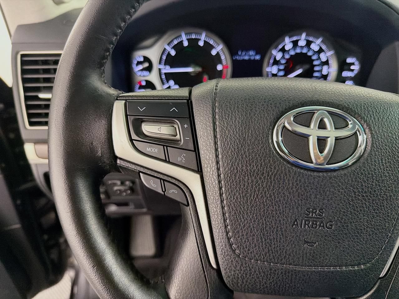 Used 2016 Toyota Land Cruiser AWD/4WD image 49