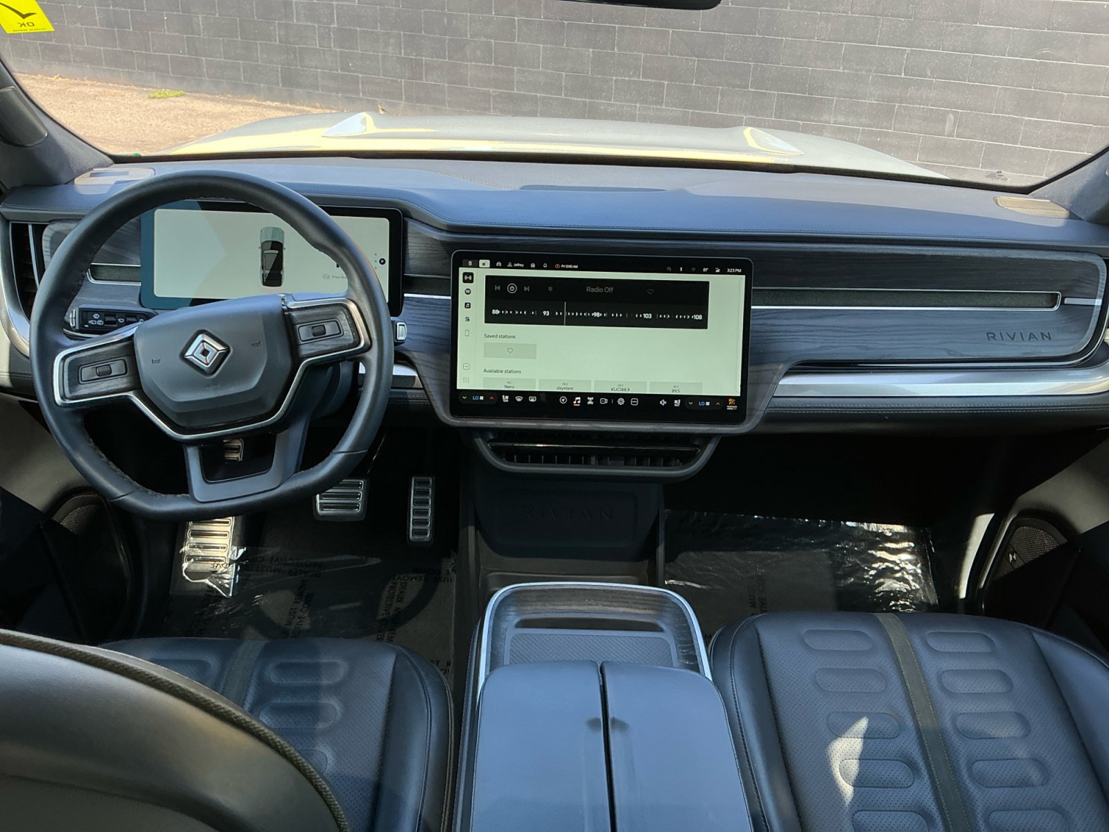 Used 2024 Rivian R1S Adventure Dual AWD/4WD image 15
