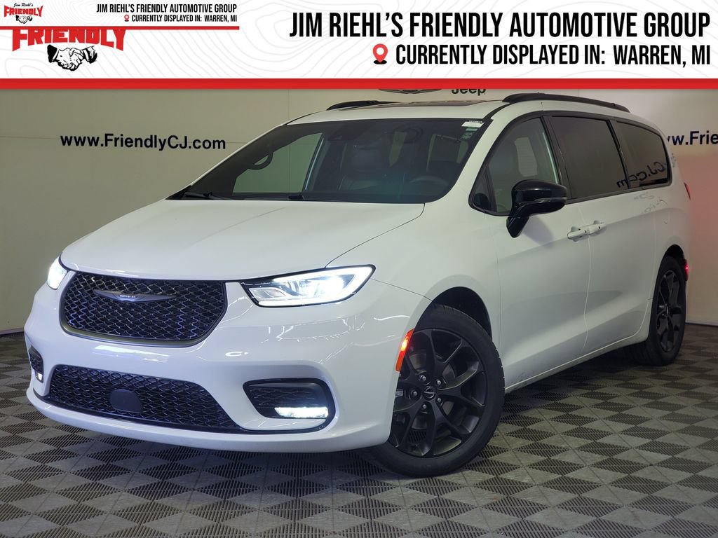 Used 2025 Chrysler Pacifica Limited FWD 360° Tour
