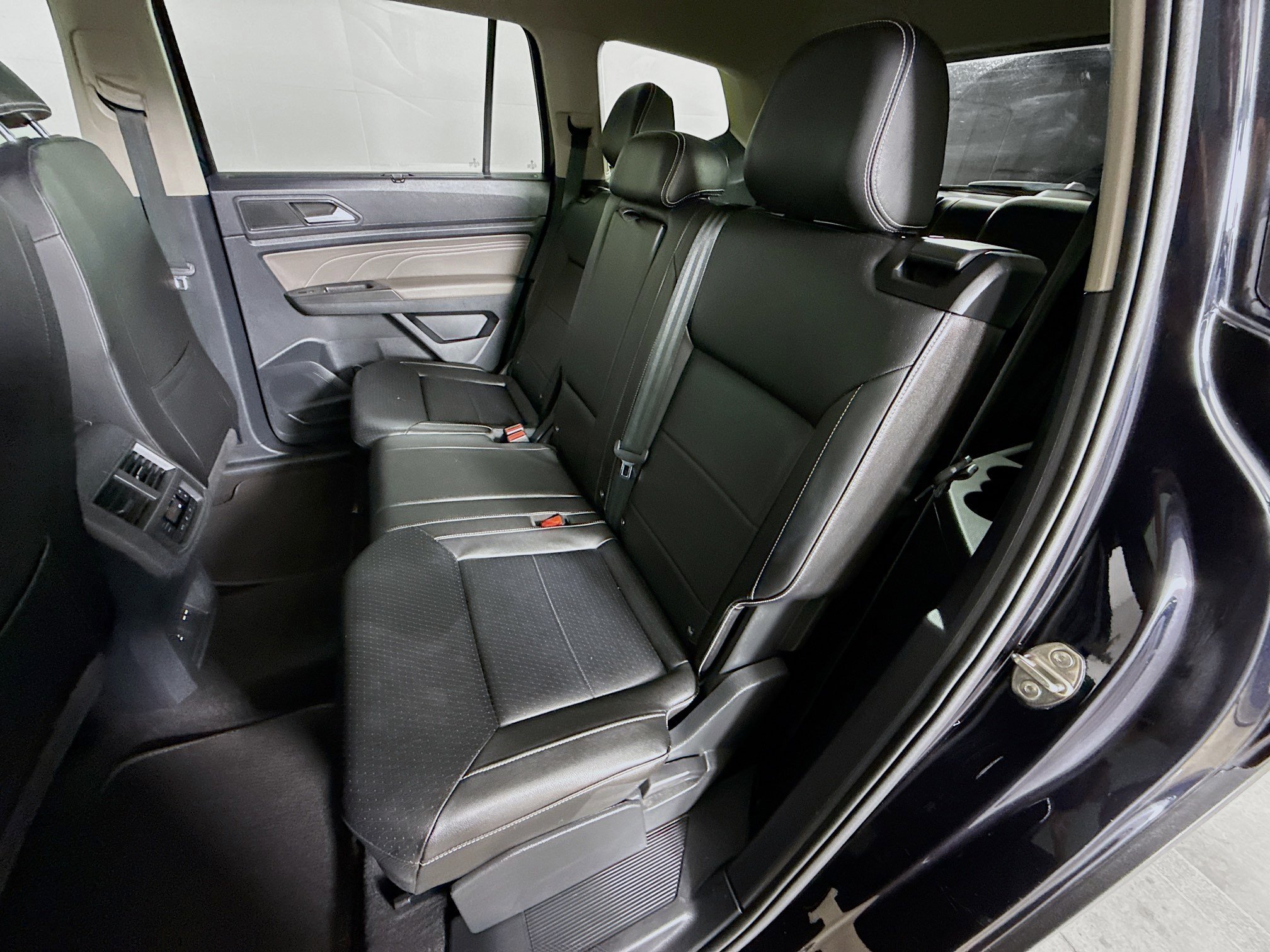 Used 2023 Volkswagen Atlas SE FWD image 28