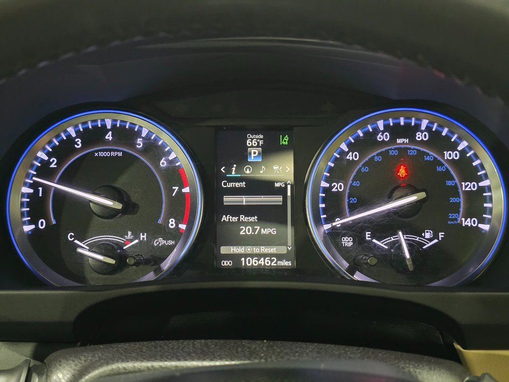 Used 2015 Toyota Highlander Limited w/ Driver Technology Package image 7