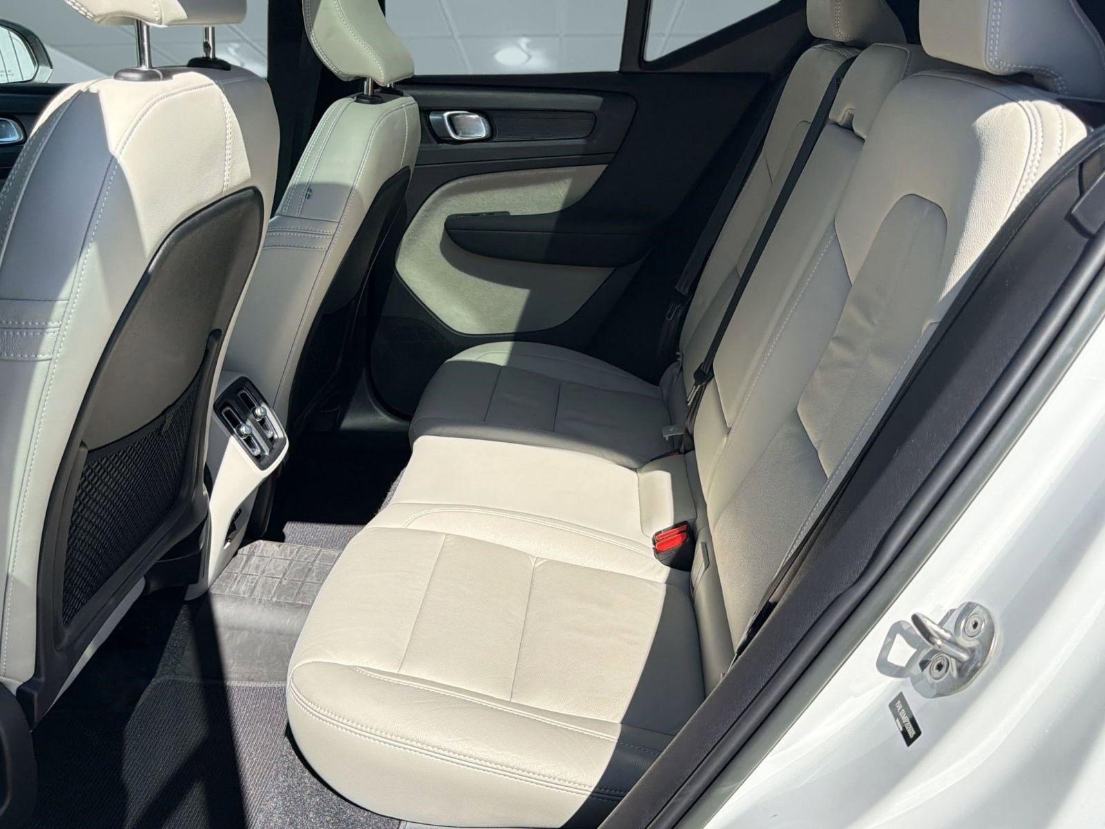 Certified 2023 Volvo XC40 B5 Plus w/ Protection Package Premier image 14