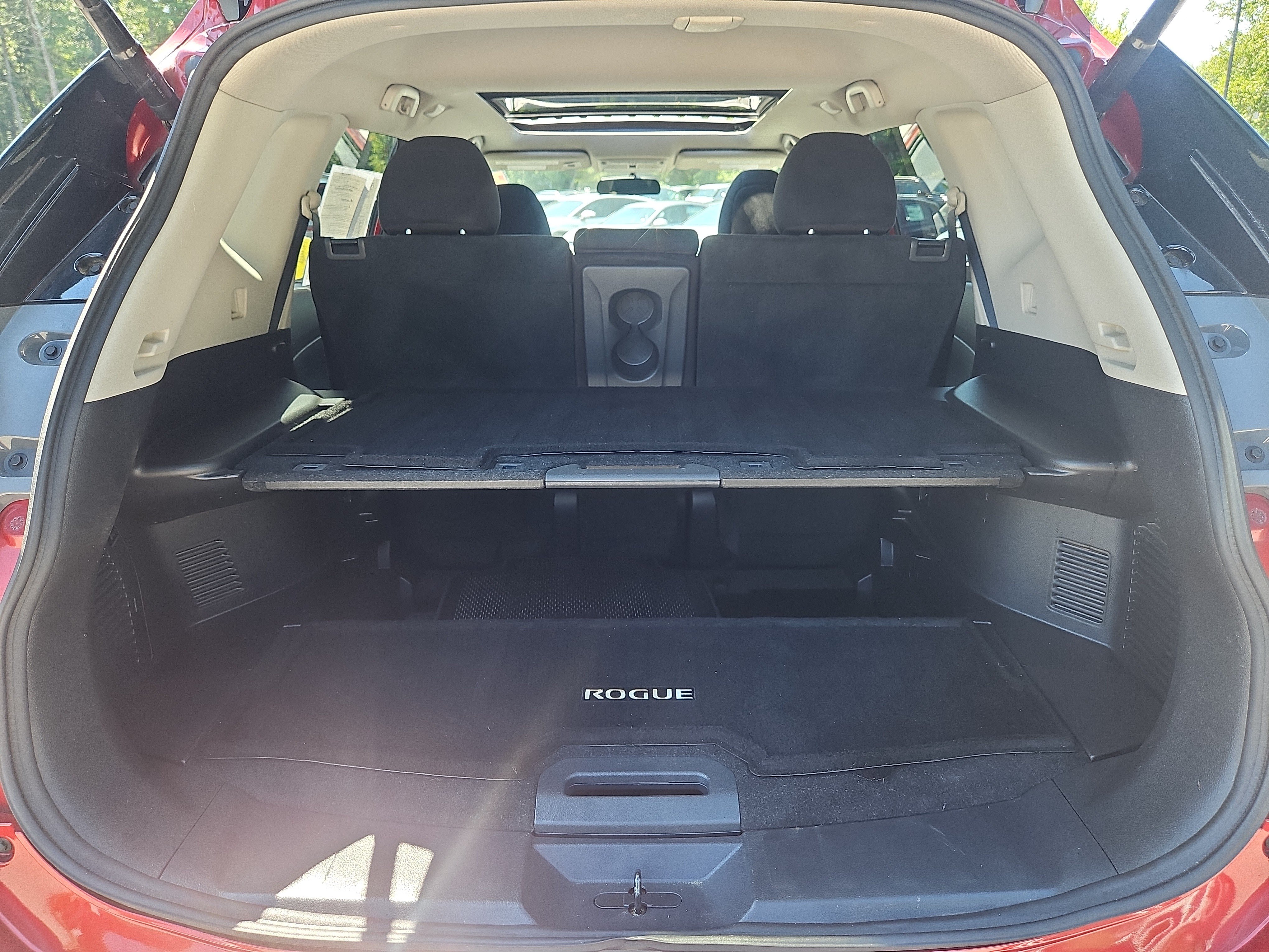 Used 2016 Nissan Rogue SV w/ SV Premium Package AWD/4WD image 32