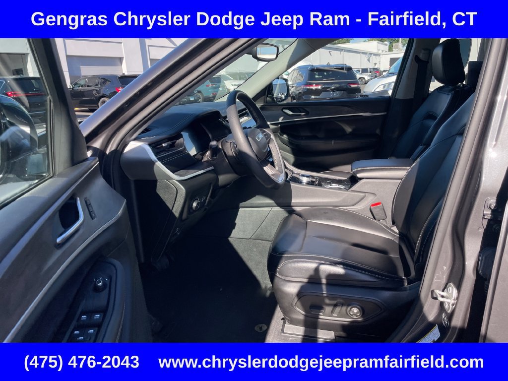 Used 2023 Jeep Grand Cherokee L Limited w/ Luxury Tech Group II AWD/4WD image 48