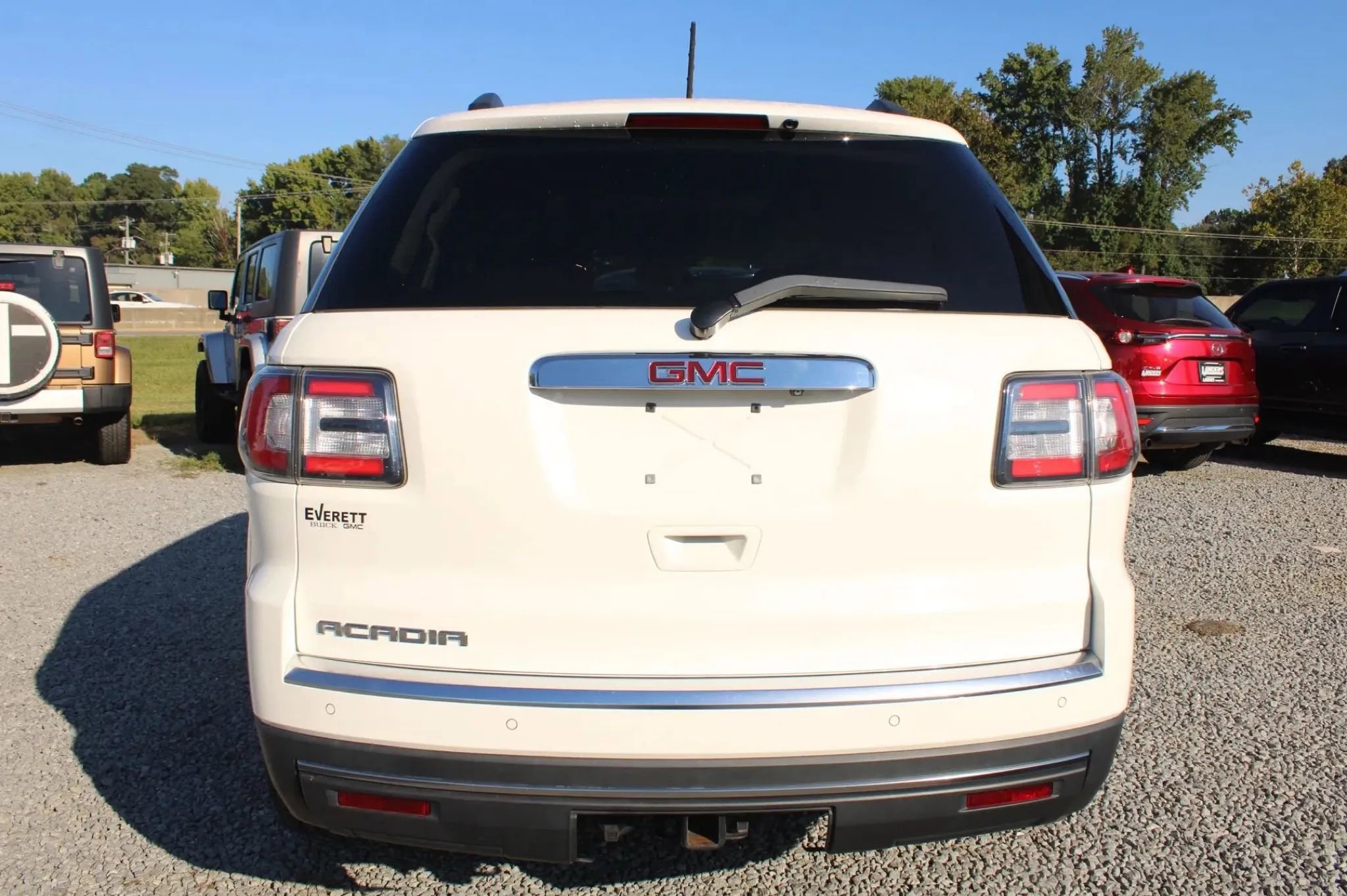 Used 2015 GMC Acadia SLE image 9
