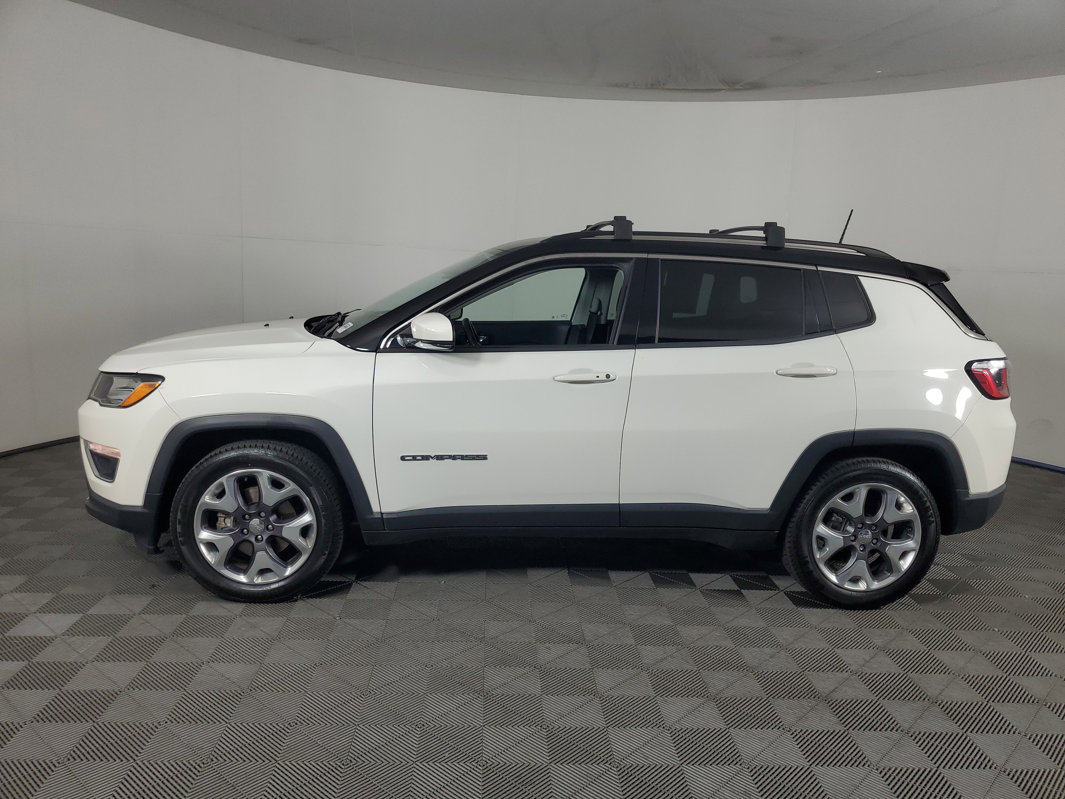 Used 2020 Jeep Compass Limited FWD image 7